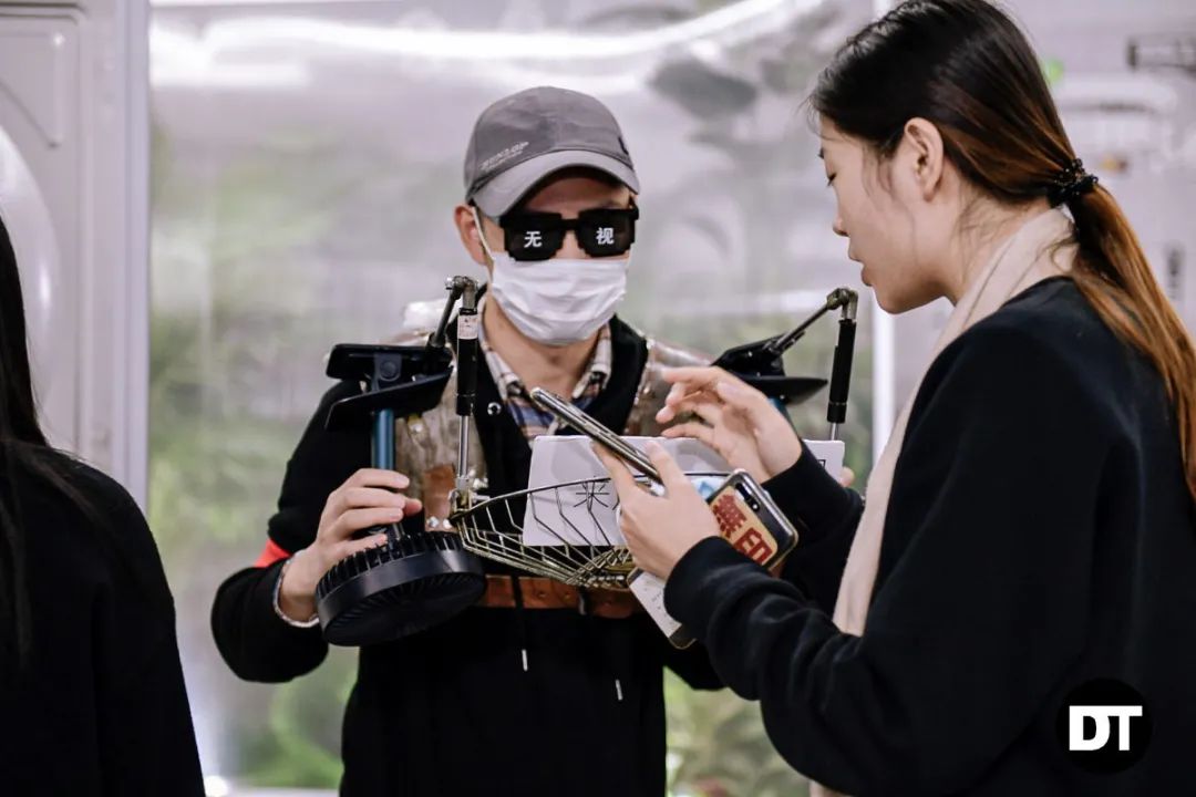DT艺术展 | 钢筋水泥中分割重组了空间
