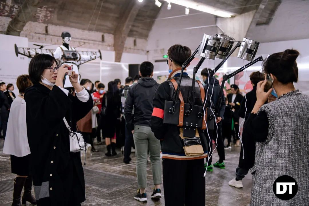 DT艺术展 | 钢筋水泥中分割重组了空间