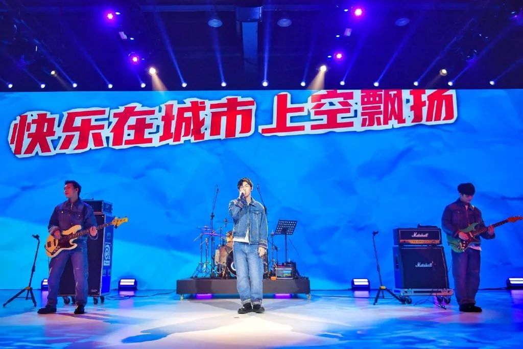 东风全新LIFE“来福酱”新车发布会