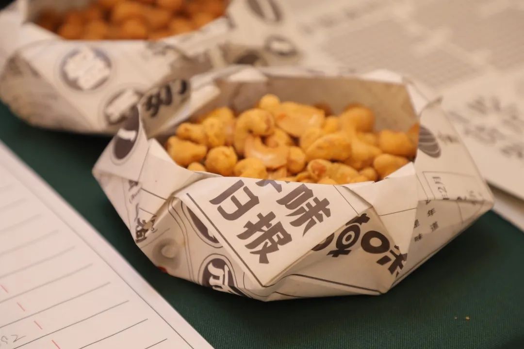 百草味“年货报刊亭”体验年味