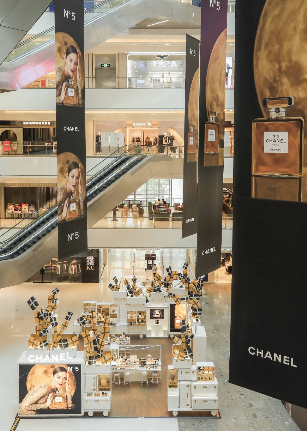 CHANEL香奈儿五号巡展