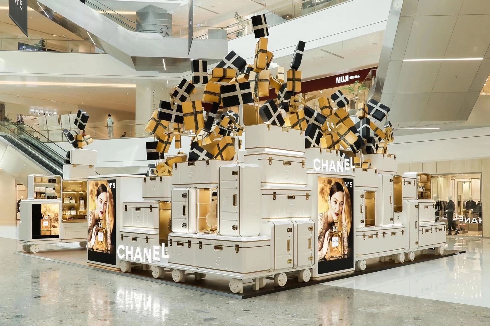 CHANEL香奈儿五号巡展