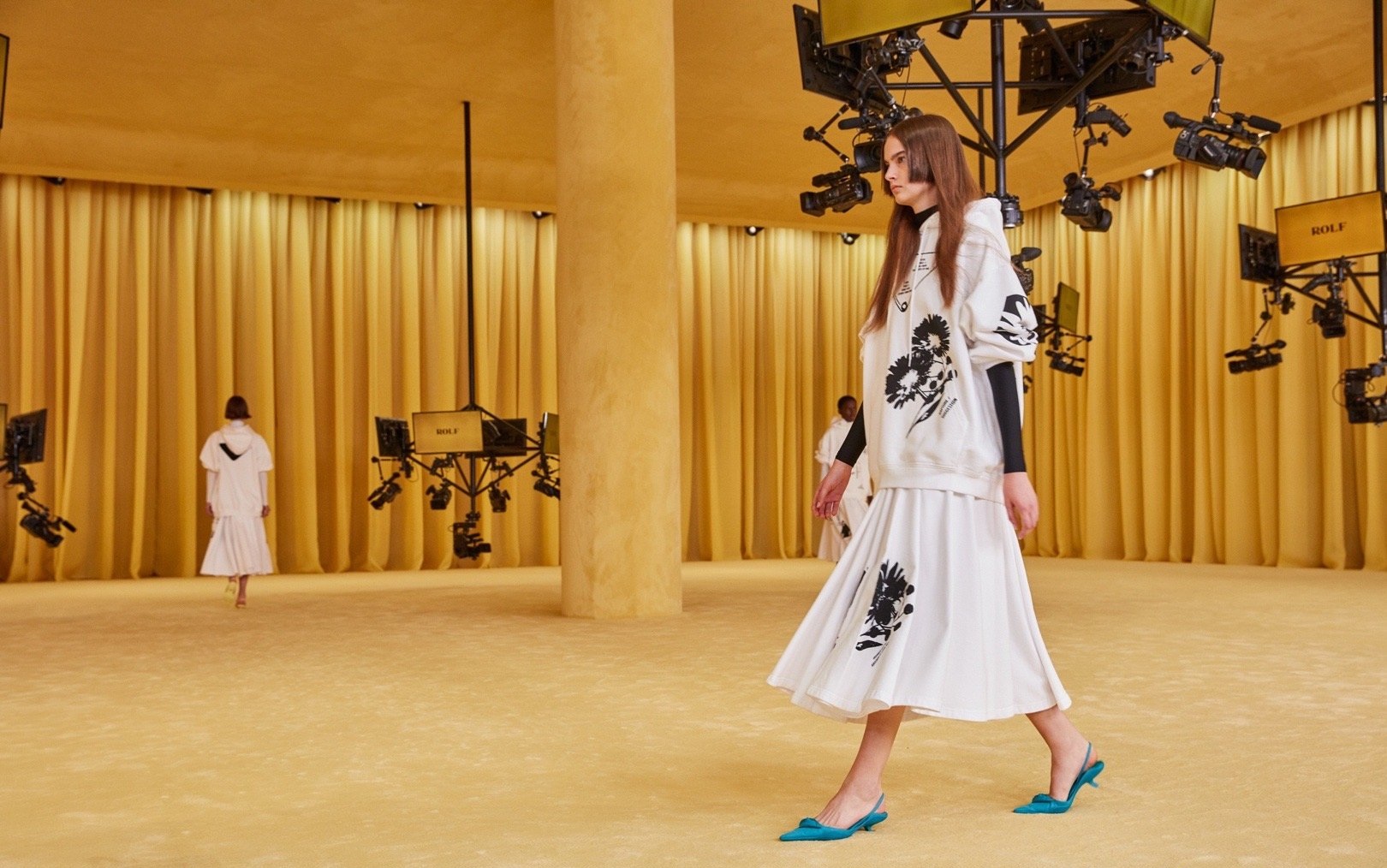 Prada2021春夏女装时装秀