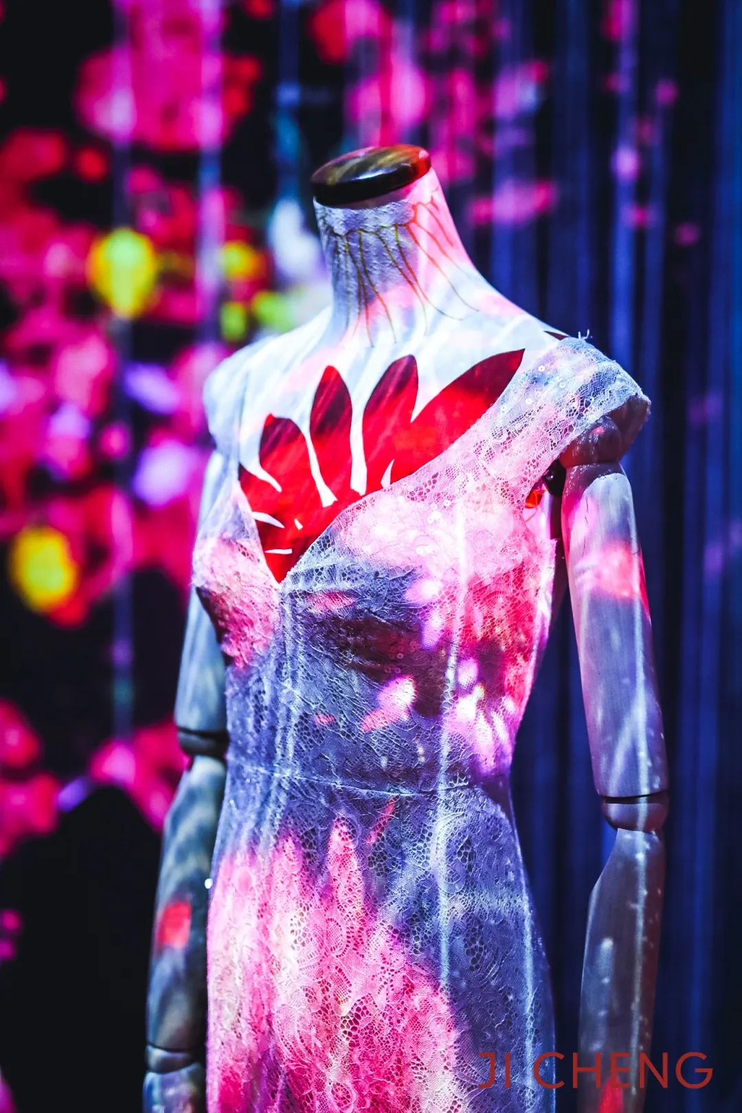 JI CHENG 2021SS“鲤花”系列发布大秀