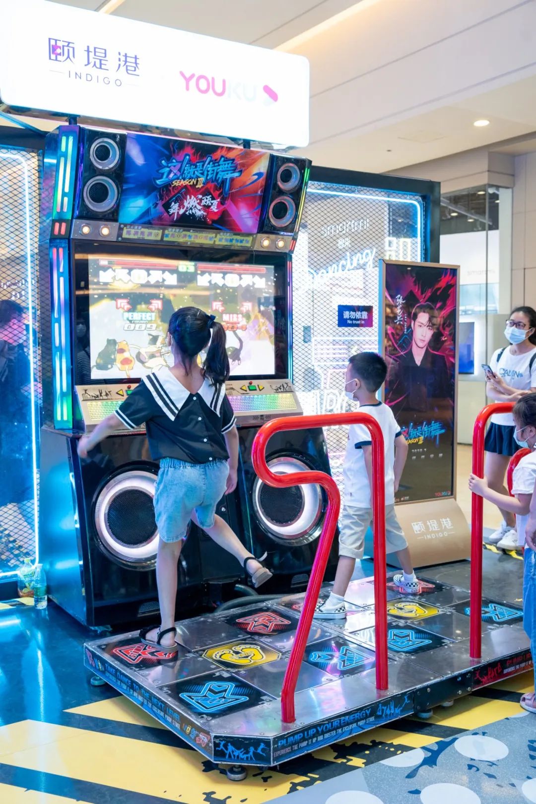 《 这！就是街舞 》线下快闪店