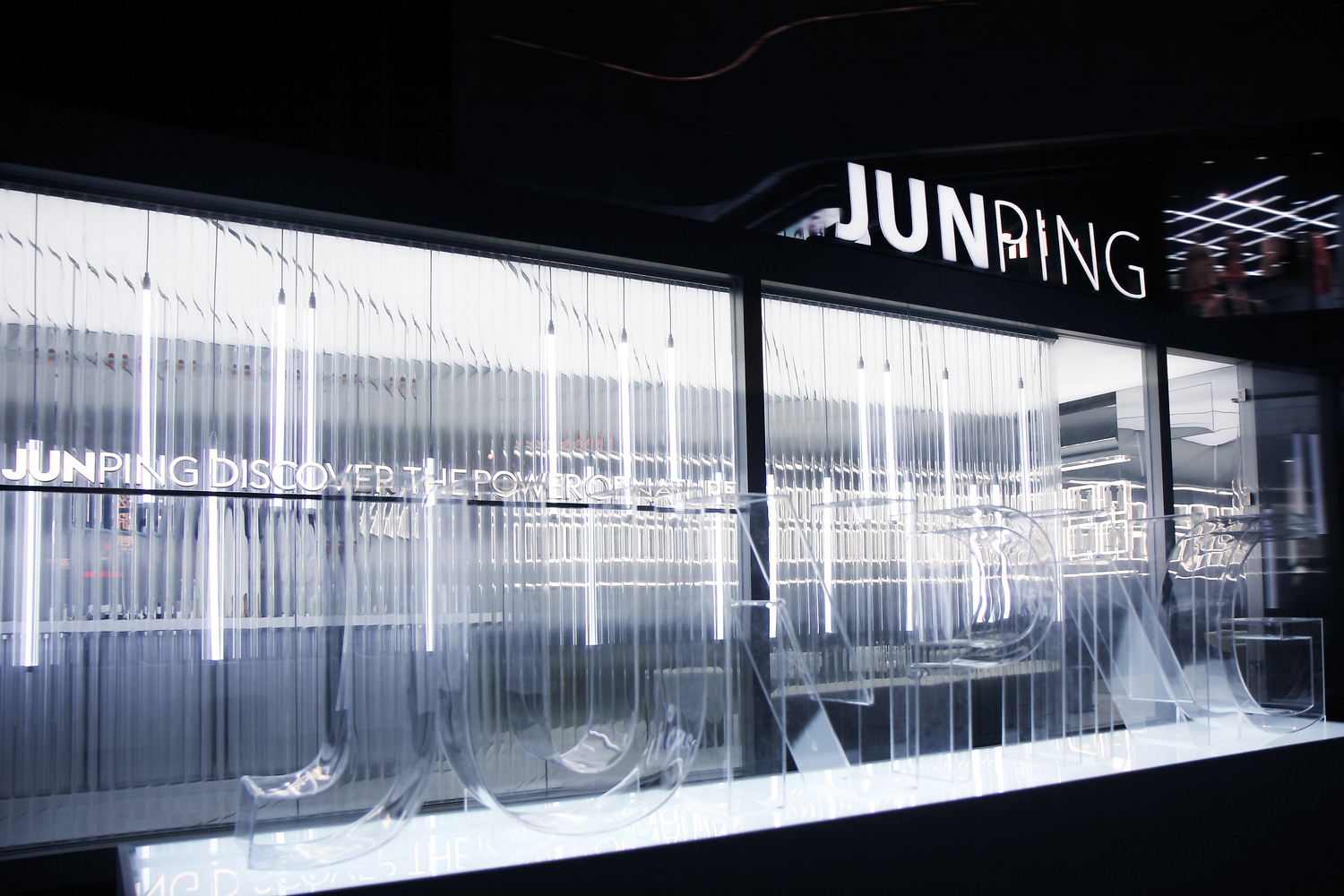 JUNPING LAB集装箱快闪店 / 拾集建筑