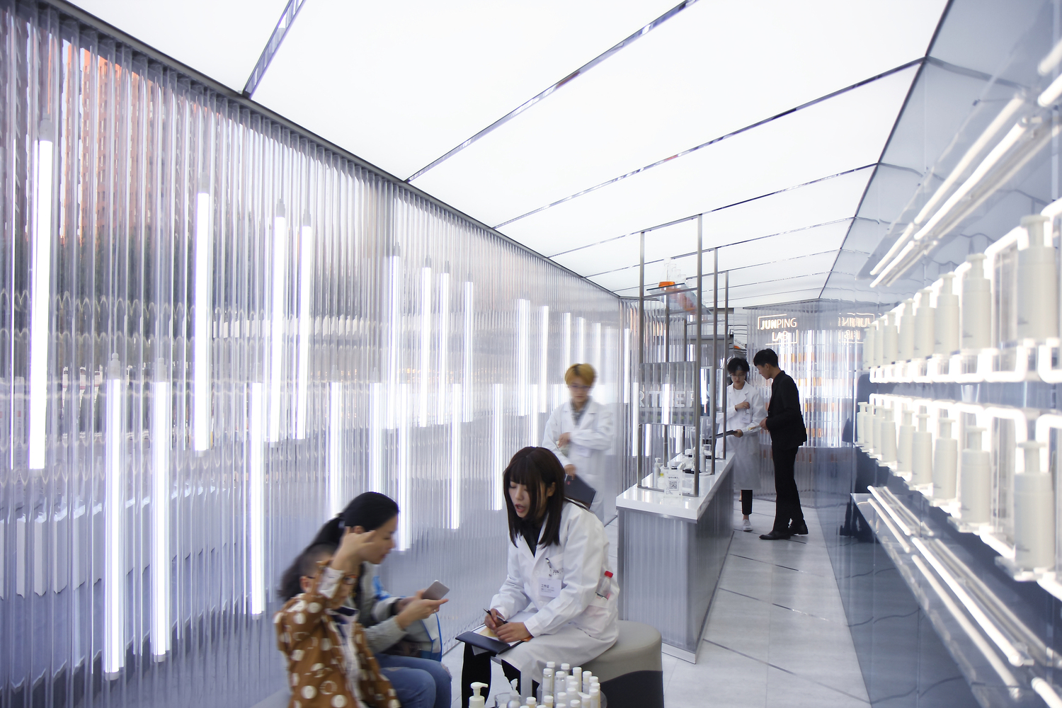 JUNPING LAB集装箱快闪店 / 拾集建筑