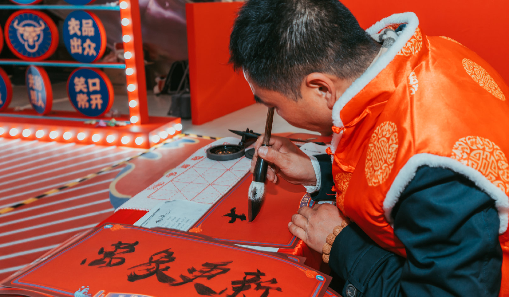 “牛”气十足 上海龙之梦中庭牛年主题快闪店