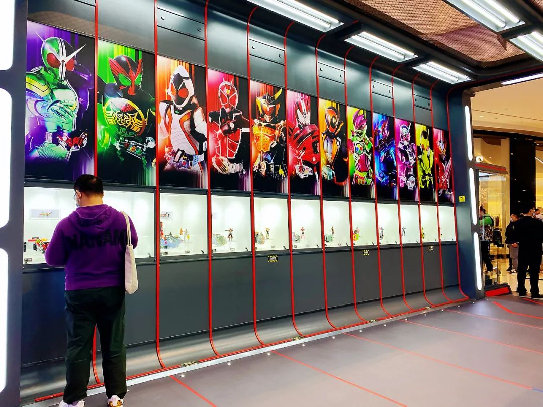 龙湖虹桥天街·英雄“魂”展