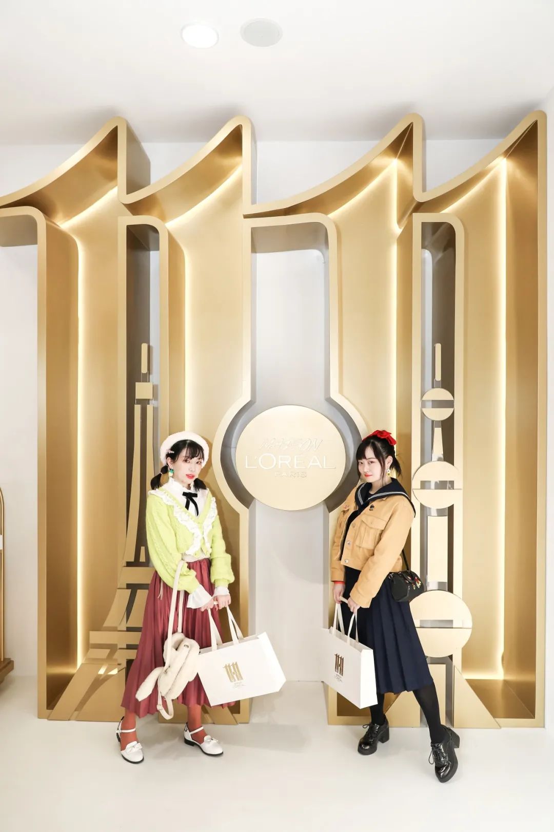 欧莱雅“美礼专送站”快闪店