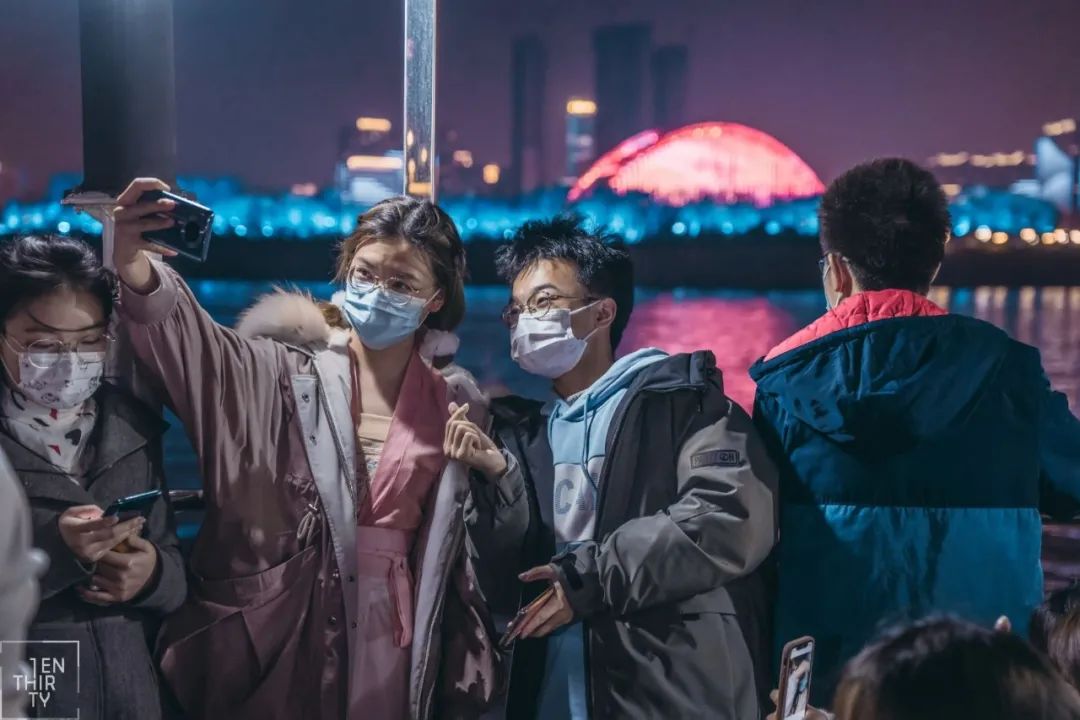 武汉樱花主题灯光秀·最美英雄城