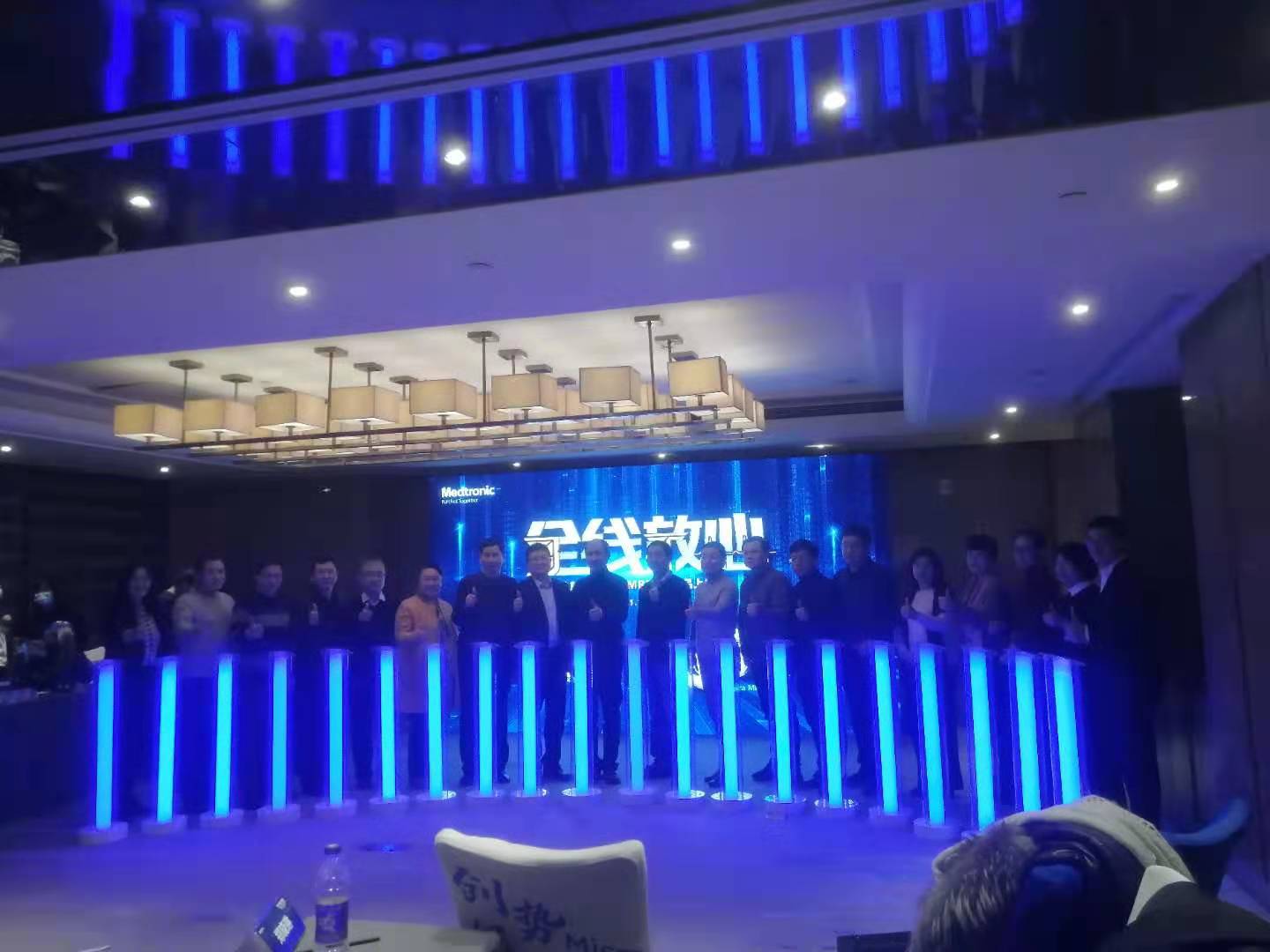 周口市会议庆典手印能量柱 冷焰火瀑布启动道具出租