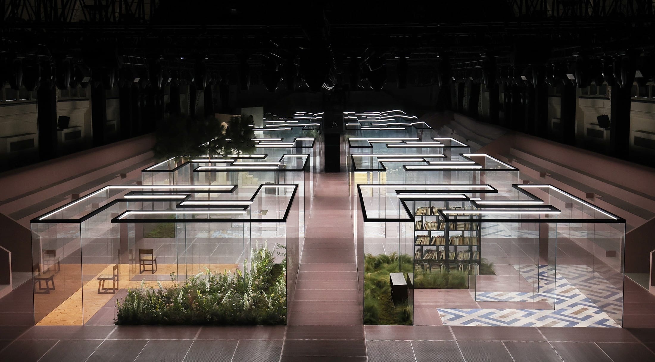 FENDI | 上海FENDI 2021春夏高级定制时装秀