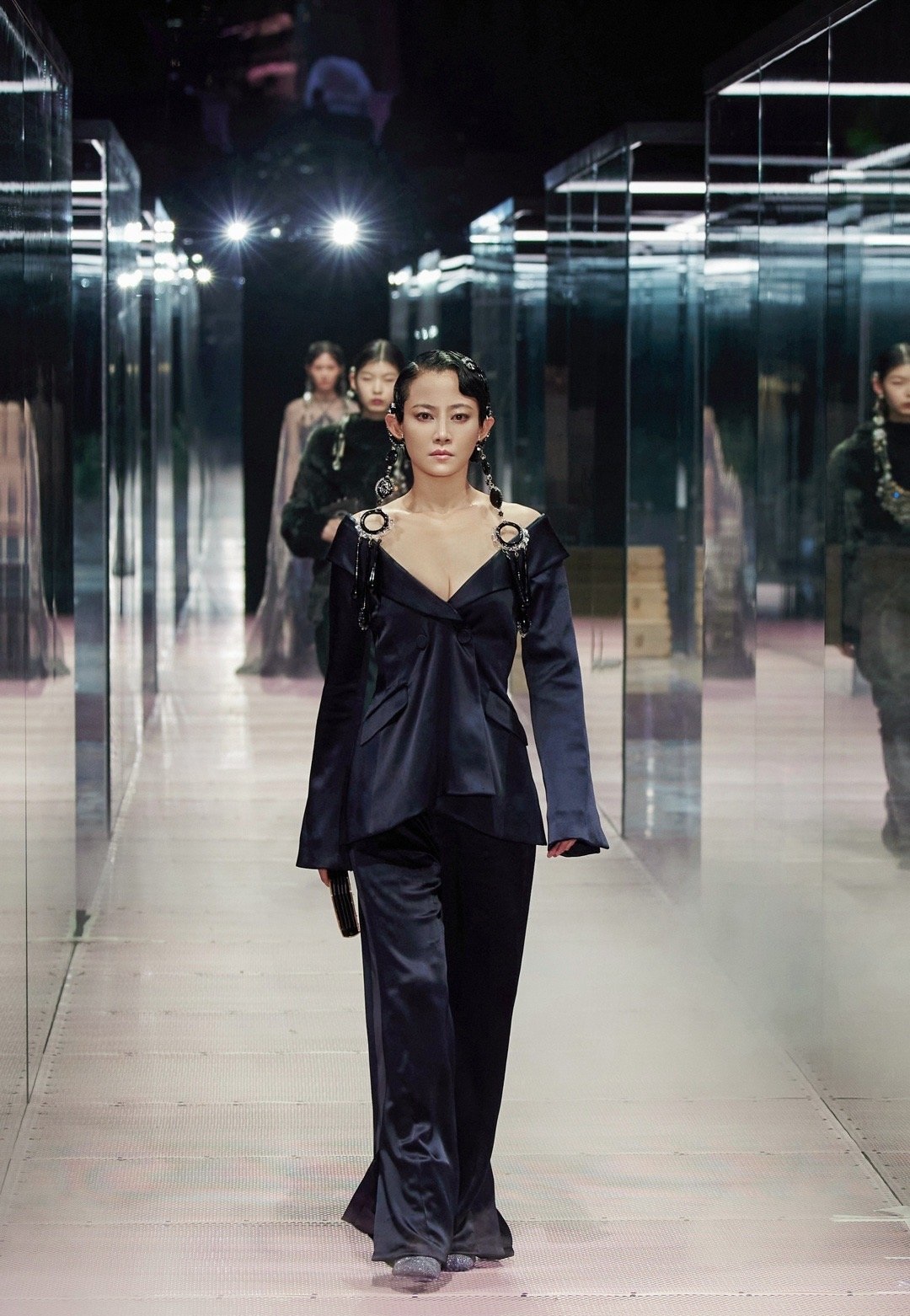 FENDI | 上海FENDI 2021春夏高级定制时装秀