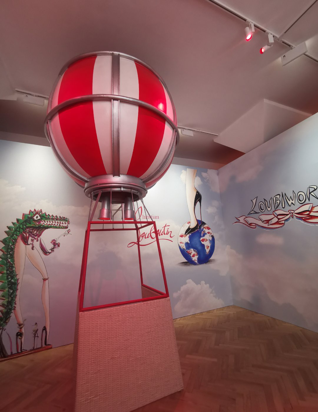 2021 Christian Louboutin 梦幻寻香展