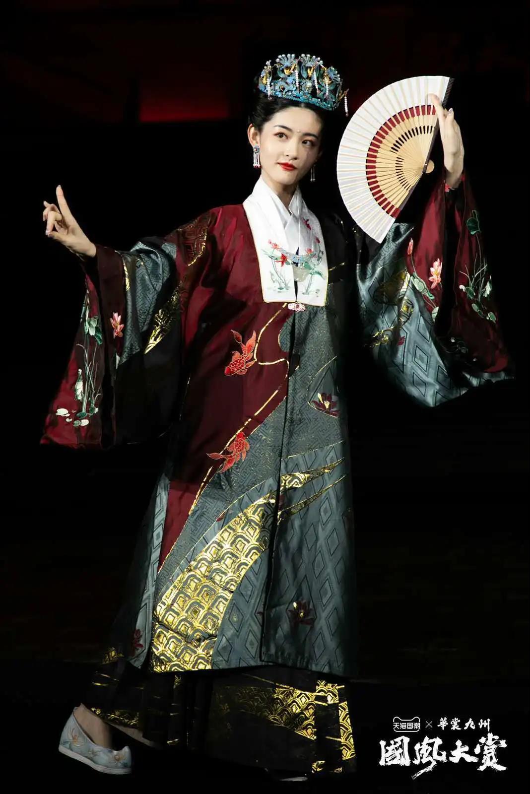 华服之秀 ,今年最in国风大秀，分分钟让你上头！