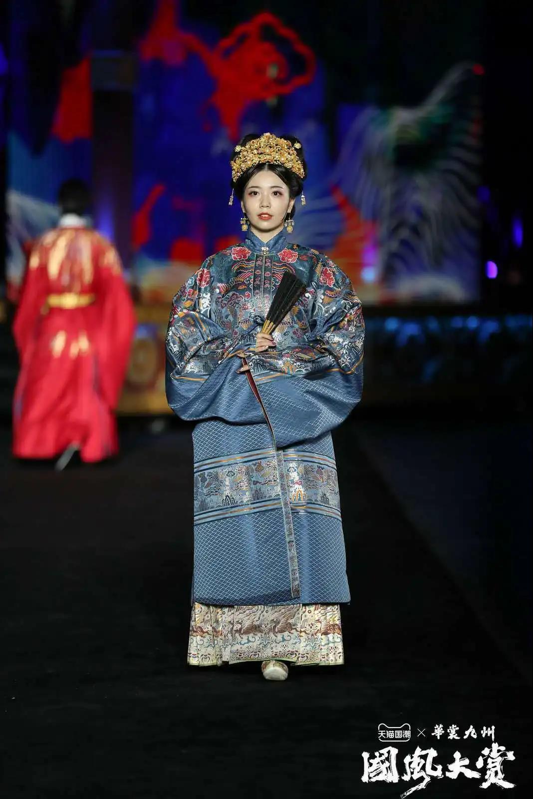 华服之秀 ,今年最in国风大秀，分分钟让你上头！