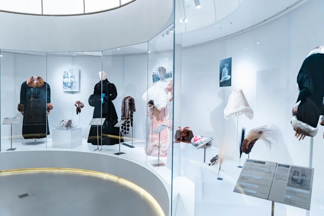 《源于自然的时尚》&《衣从万物：中国今昔时尚》年度大展