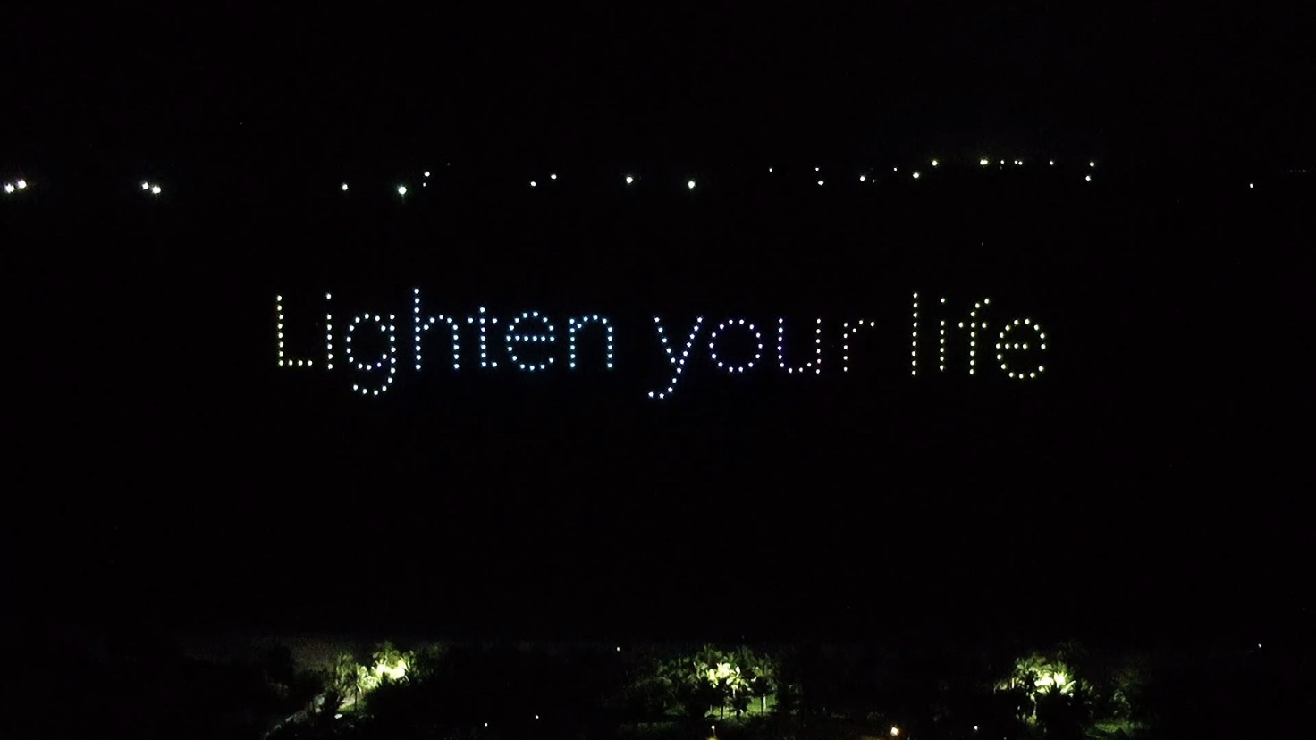 不动创意 三亚欧莱雅200台编队灯光秀无人机表演