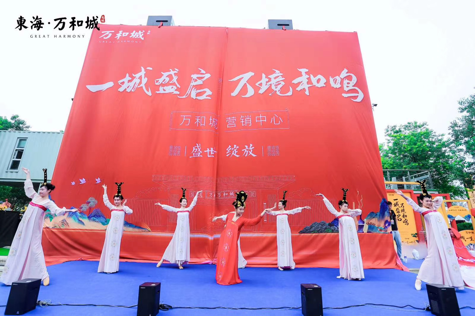 郑州市产品揭幕电动吸幕机 舞台LED气柱机启动道具出租