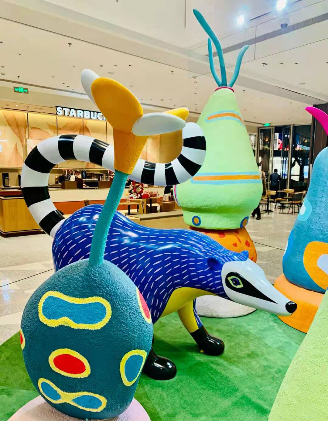 上海广场“共生Co-Growth”艺术装置展