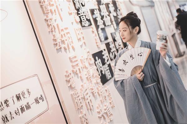 长沙银行×湖南省博物馆×茶颜悦色联名新IP“守味狸”