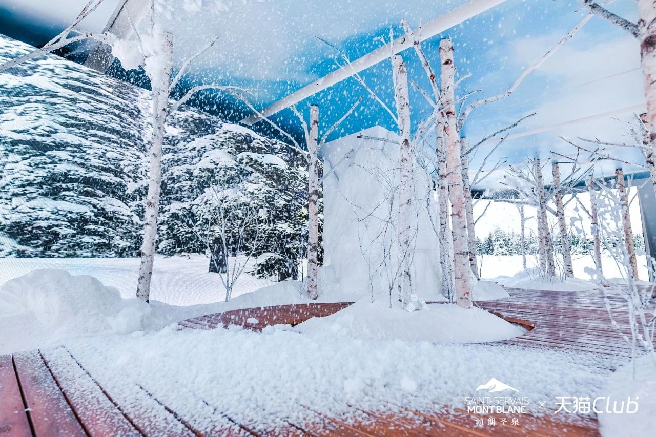 勃朗圣泉沉浸式雪屋体验展