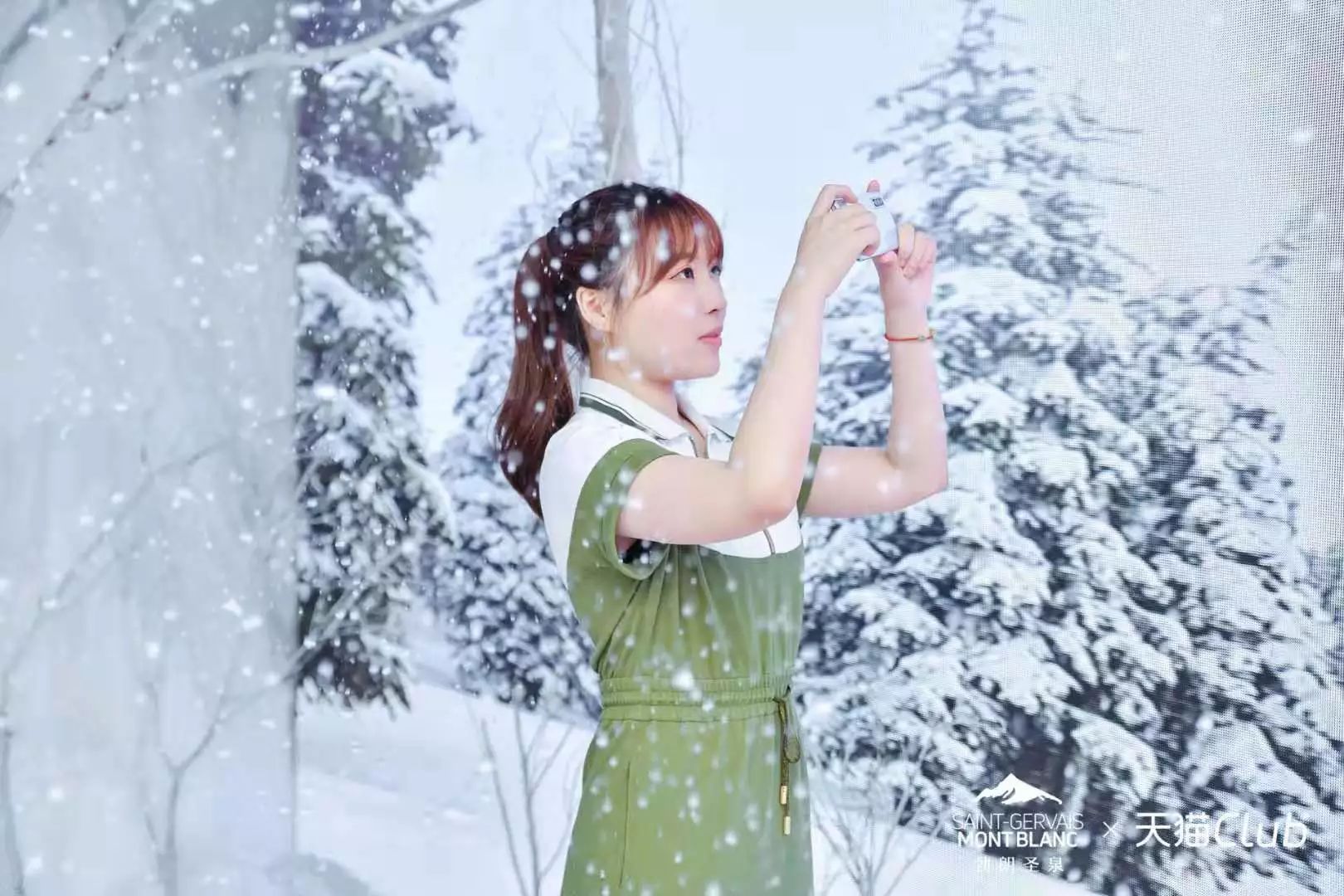 勃朗圣泉沉浸式雪屋体验展