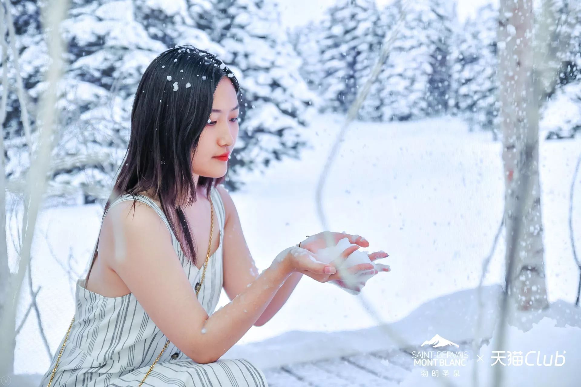 勃朗圣泉沉浸式雪屋体验展