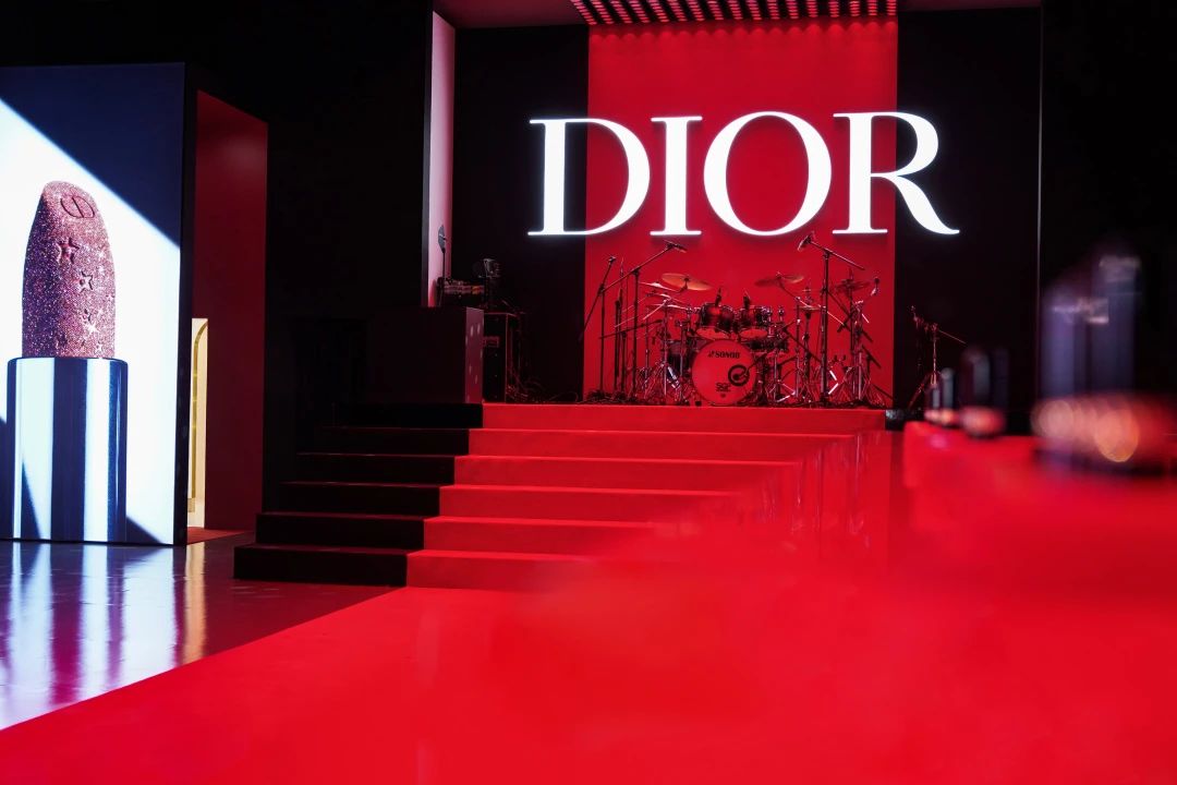DIOR迪奥·烈艳蓝金星光派对