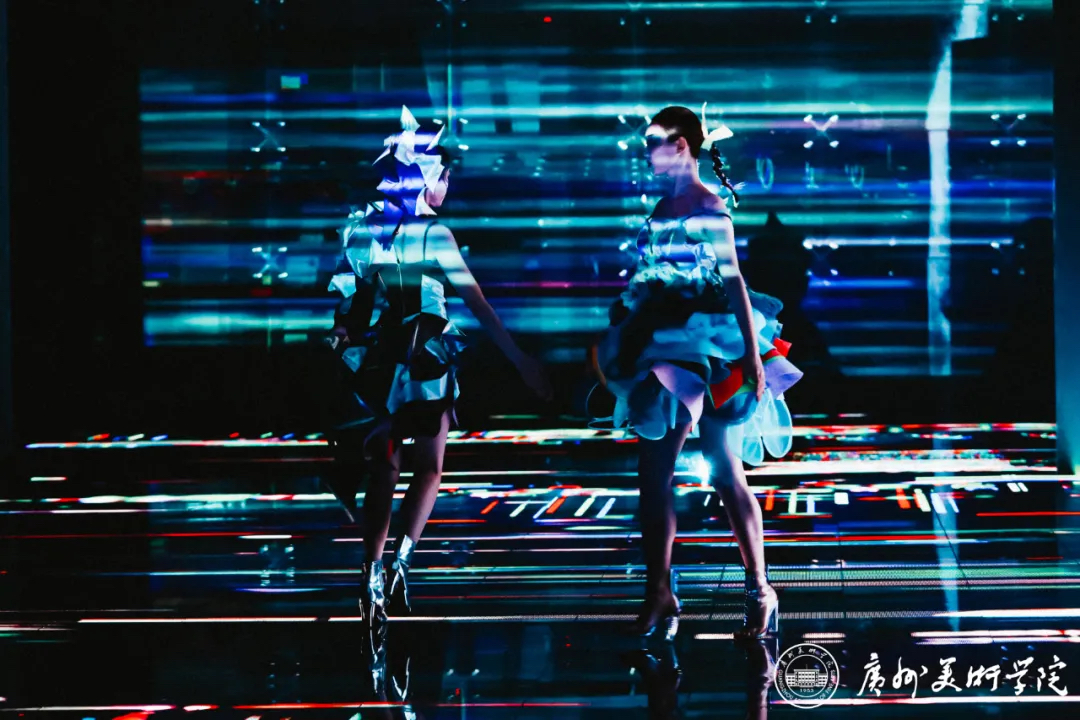 【屏视世界：融合与聚变】——沉浸式新媒体服装艺术大秀