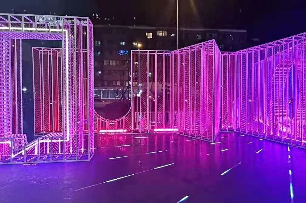 “爱是热，被爱是光”光影艺术展