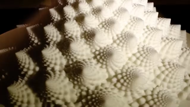 创造永无止境的木制运动雕塑