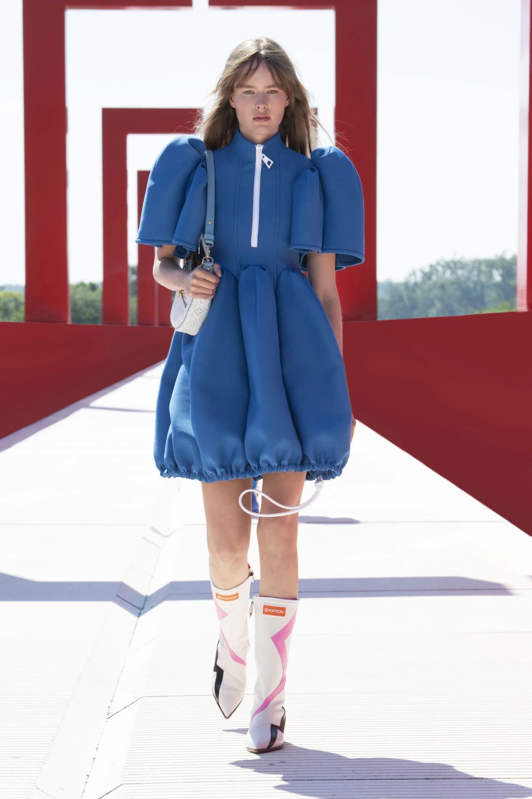 LV路易威登2022早春女装秀
