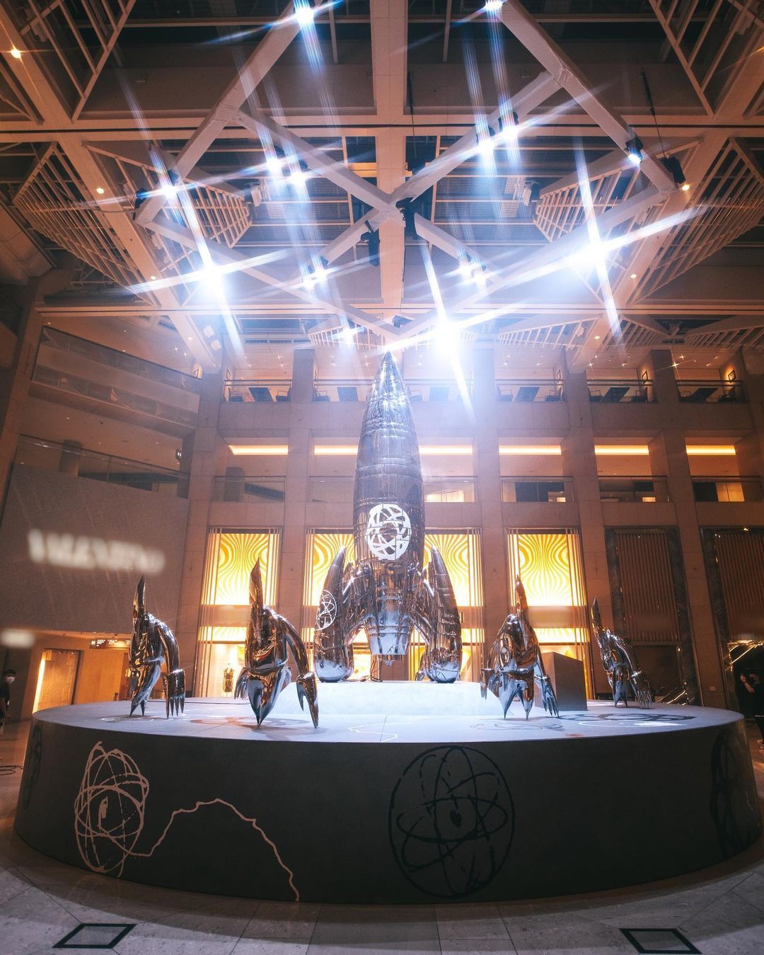 银色火箭带你探秘-《FUTURALAND》艺术空间展