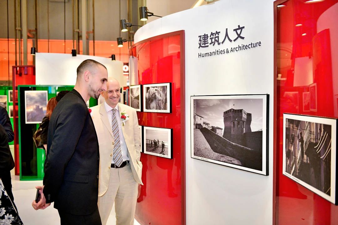 重庆时代广场「探索意大利」主题摄影展