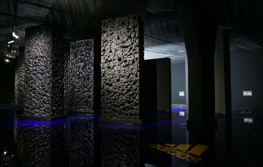 阿迪达斯·UCCALab环境可持续主题艺术展