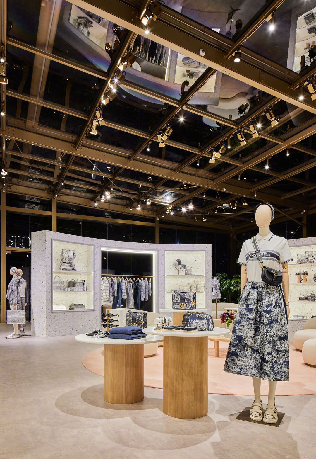 DIOR CHEZ MOI限时精品店开幕酒会