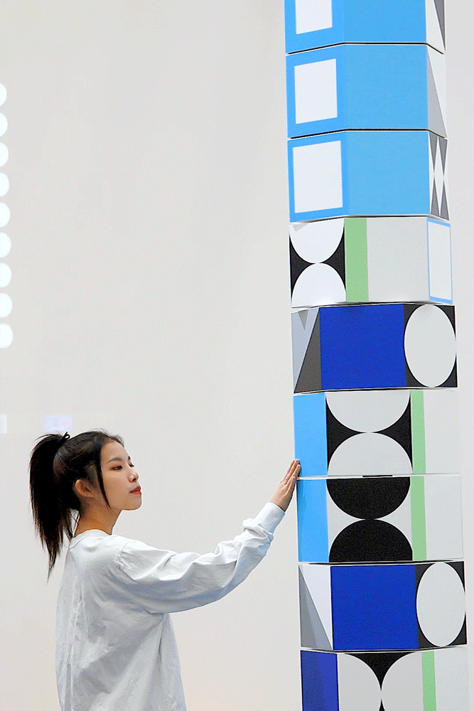 “图像的生息”色彩互动装置展