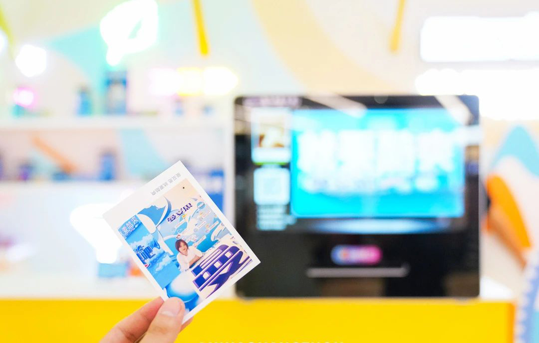 曼妥思·酷爽冲浪快闪店