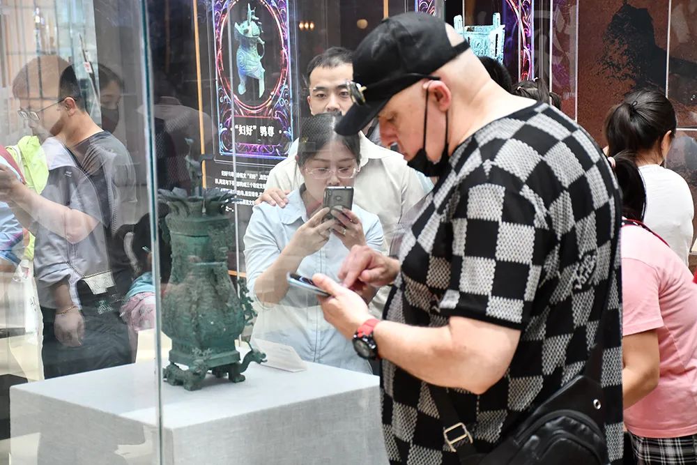 河南博物院“失传的宝物”考古盲盒互动展