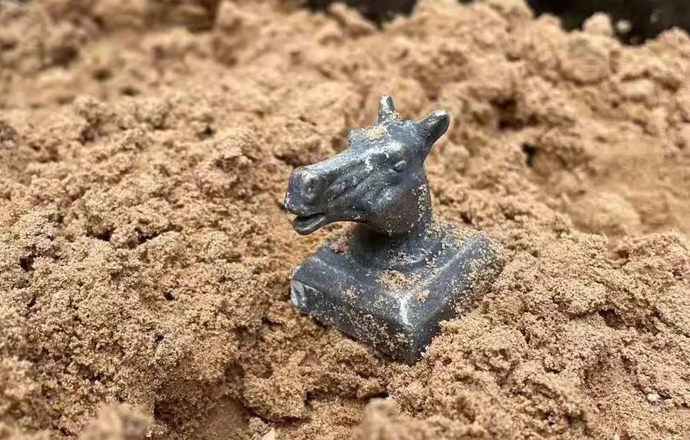 河南博物院“失传的宝物”考古盲盒互动展