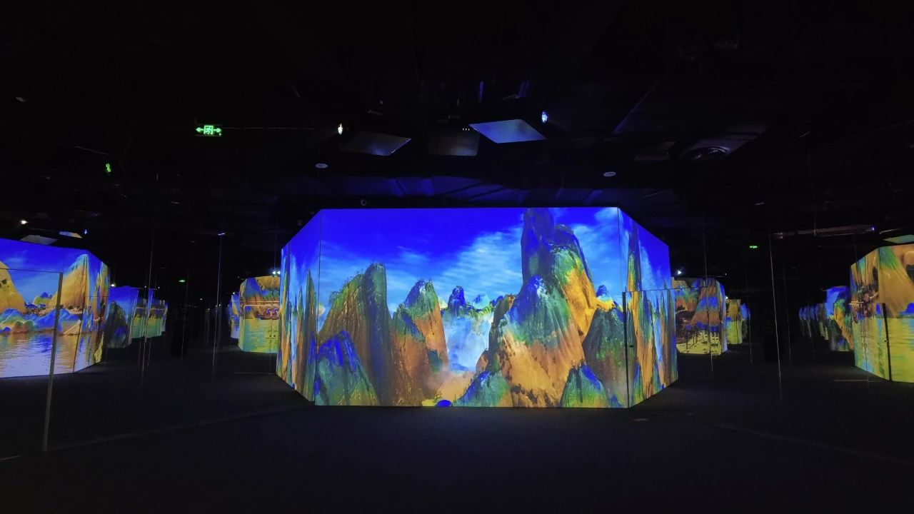 行走的故宫文化--故宫石渠宝笈绘画数字科技展