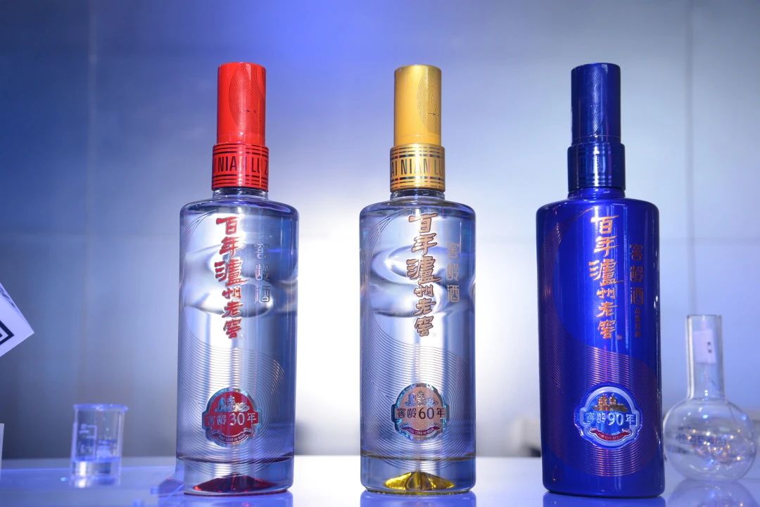 百年泸州老窖窖龄研酒所成都站
