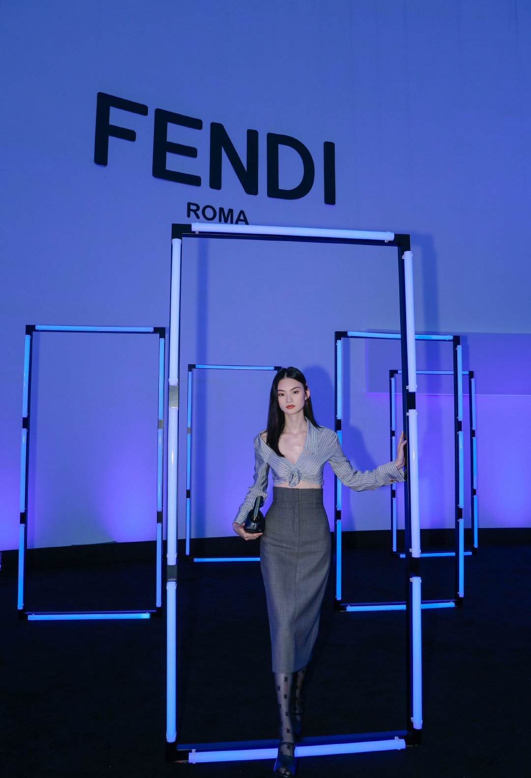 FENDI-霓虹光影镜像艺术派对