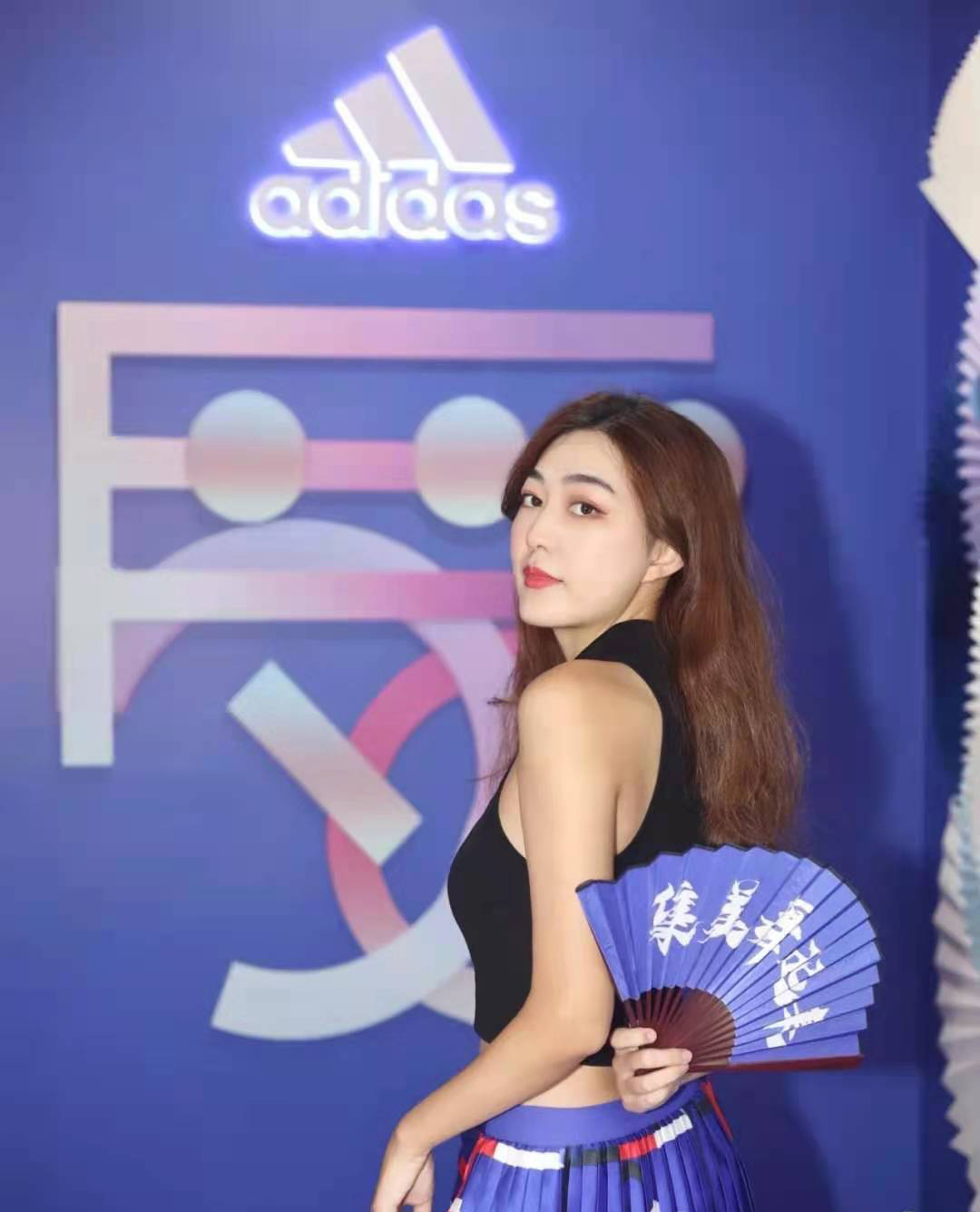 adidas「舞限空间」网红打卡