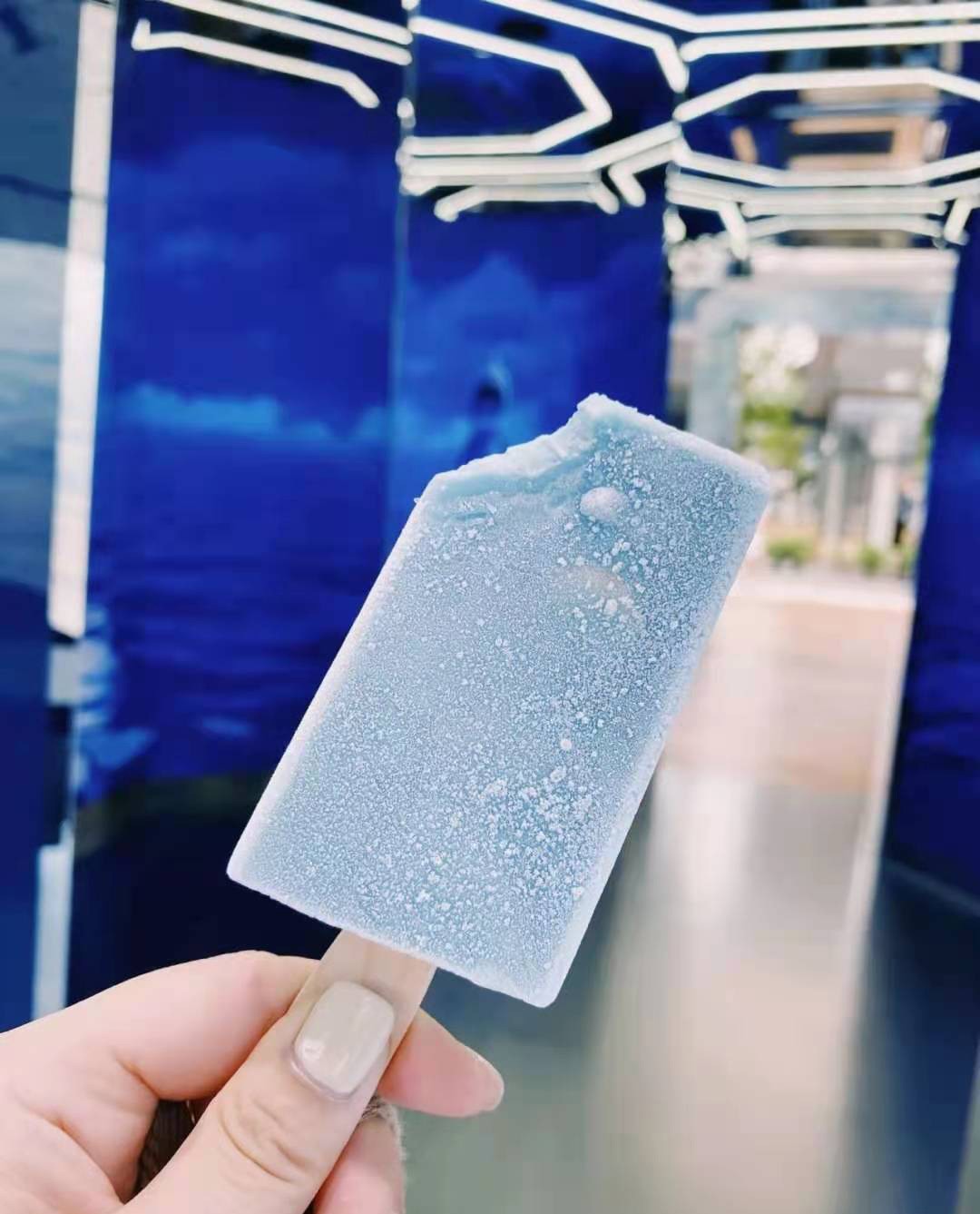 Burberry TB夏季主题限时精品店