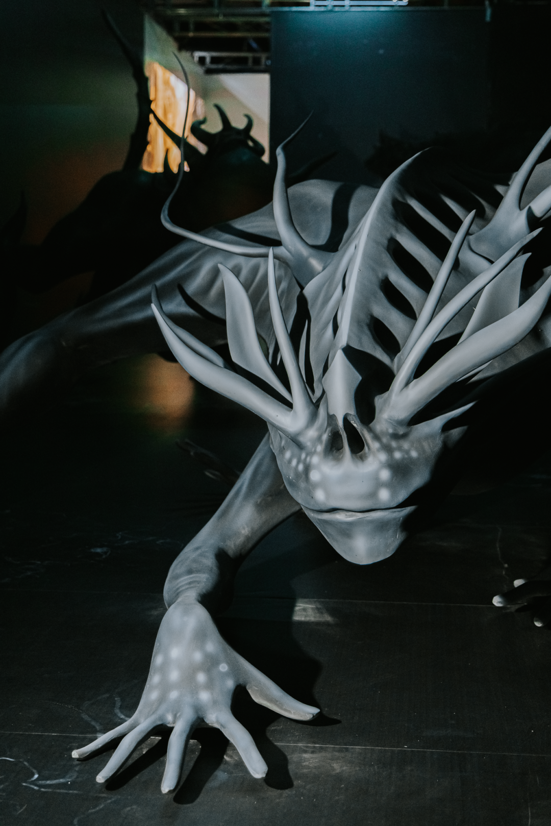 《灵笼》主题互动体验展