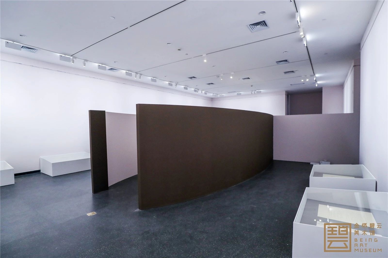 国内首个艺术家手作书沉浸式展览