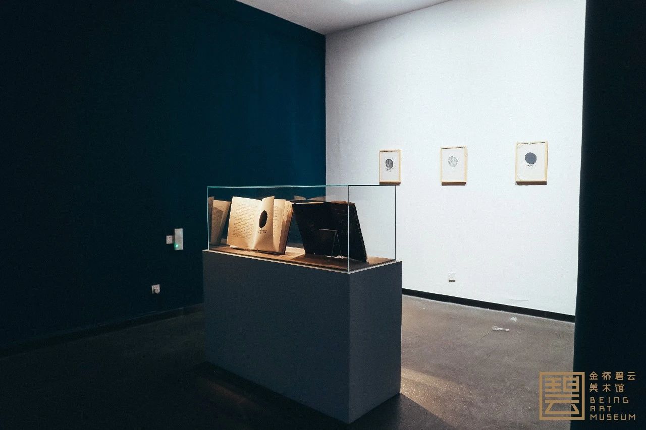 国内首个艺术家手作书沉浸式展览